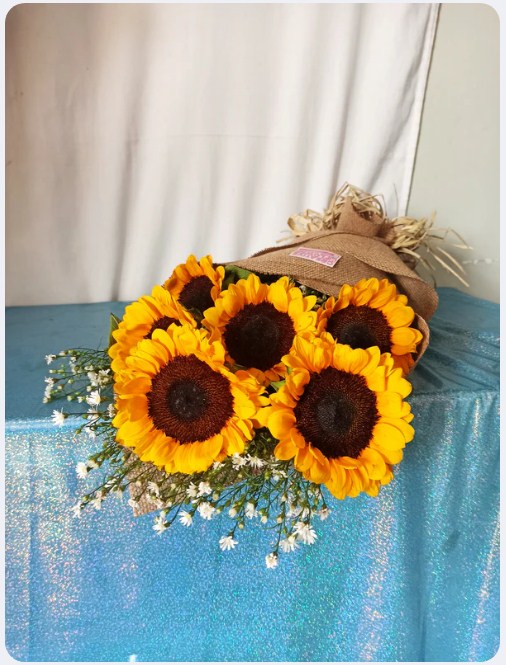 Sunflower – 6 & Minimalist Bouquet